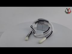 Cận cảnh: Cắt dây rút thun in logo với đầu silicone bằng kỹ thuật in